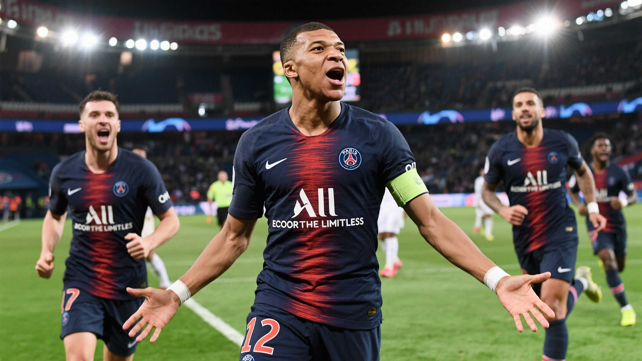 巴黎豪取三连胜,狂轰12球保持零封 巴黎圣日耳曼无懈可击的表现再度震撼足坛,为球队接下